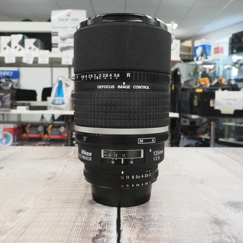Nikon 135mm dc nikkor - f2,