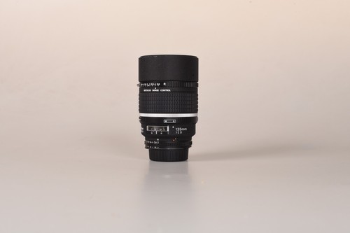 Nikon nikkor 135mm 2 d - dc, f/2